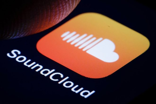 Warner Music Group adopts SoundCloud's “fan-powered” royalties model as the first major label